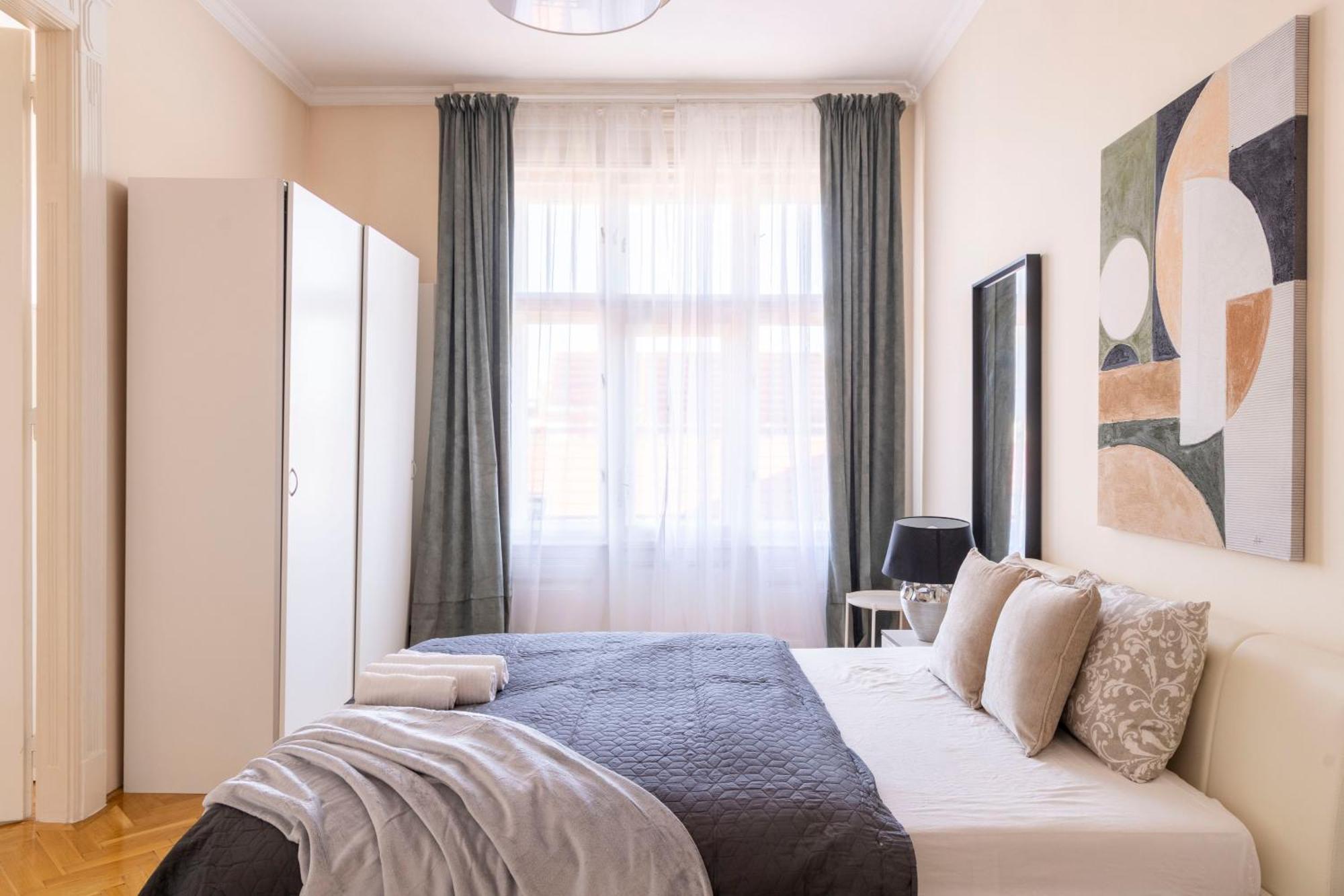 Apartment Exclusive & Cozy W' Balcony *
